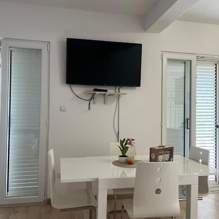 Апартаменти Apartman Iskra Бієла Екстер'єр фото