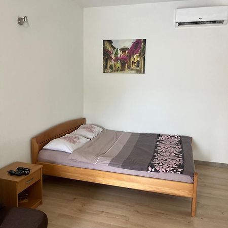 Апартаменти Apartman Iskra Бієла Екстер'єр фото