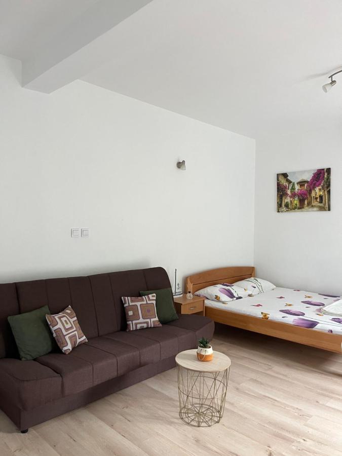 Апартаменти Apartman Iskra Бієла Екстер'єр фото