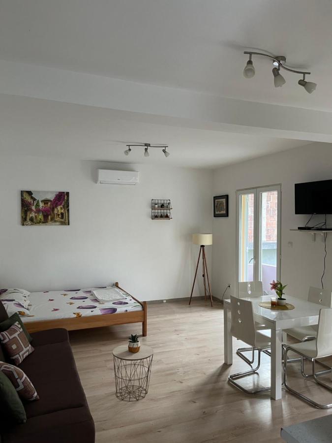 Апартаменти Apartman Iskra Бієла Екстер'єр фото
