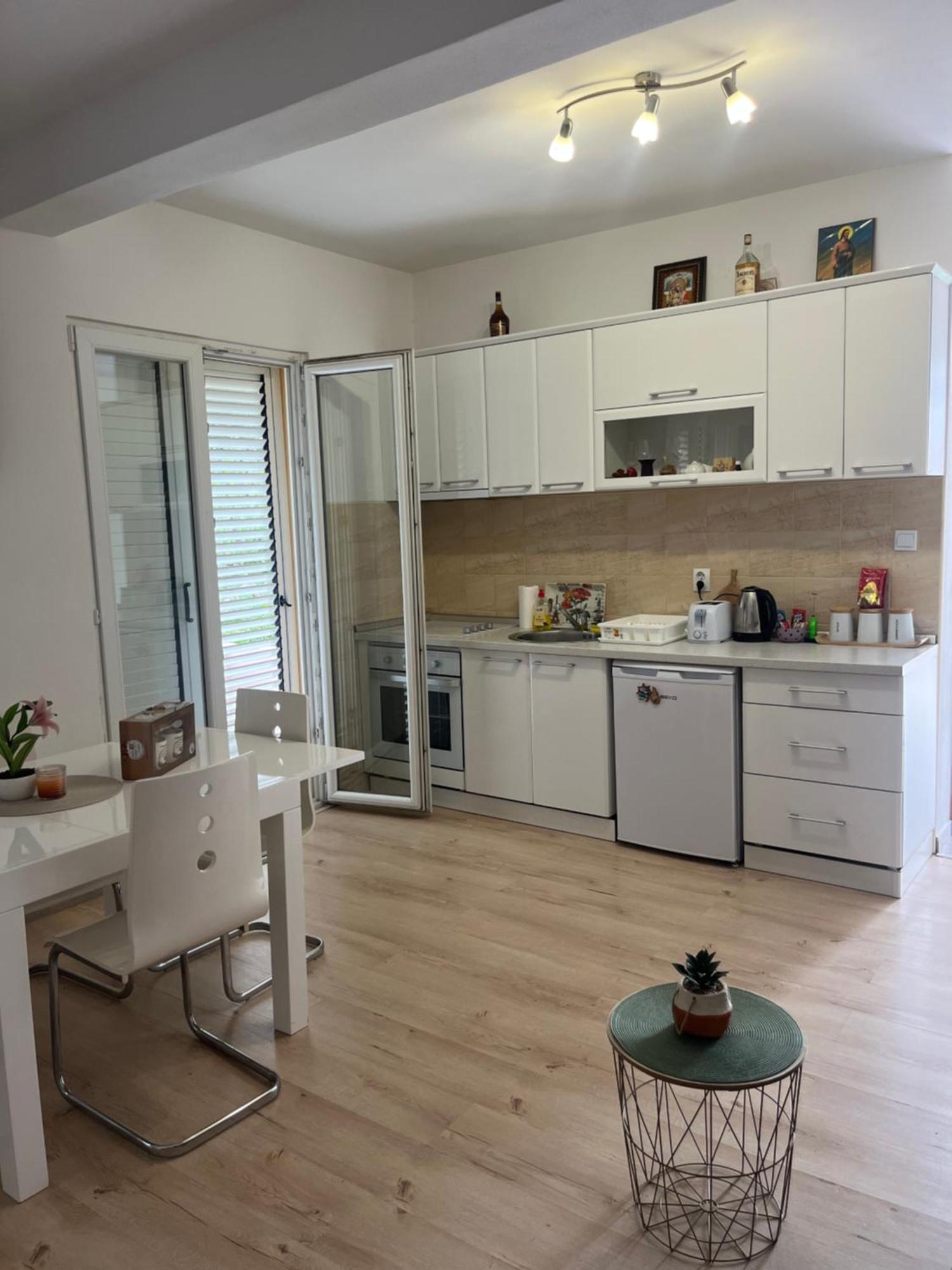 Апартаменти Apartman Iskra Бієла Екстер'єр фото