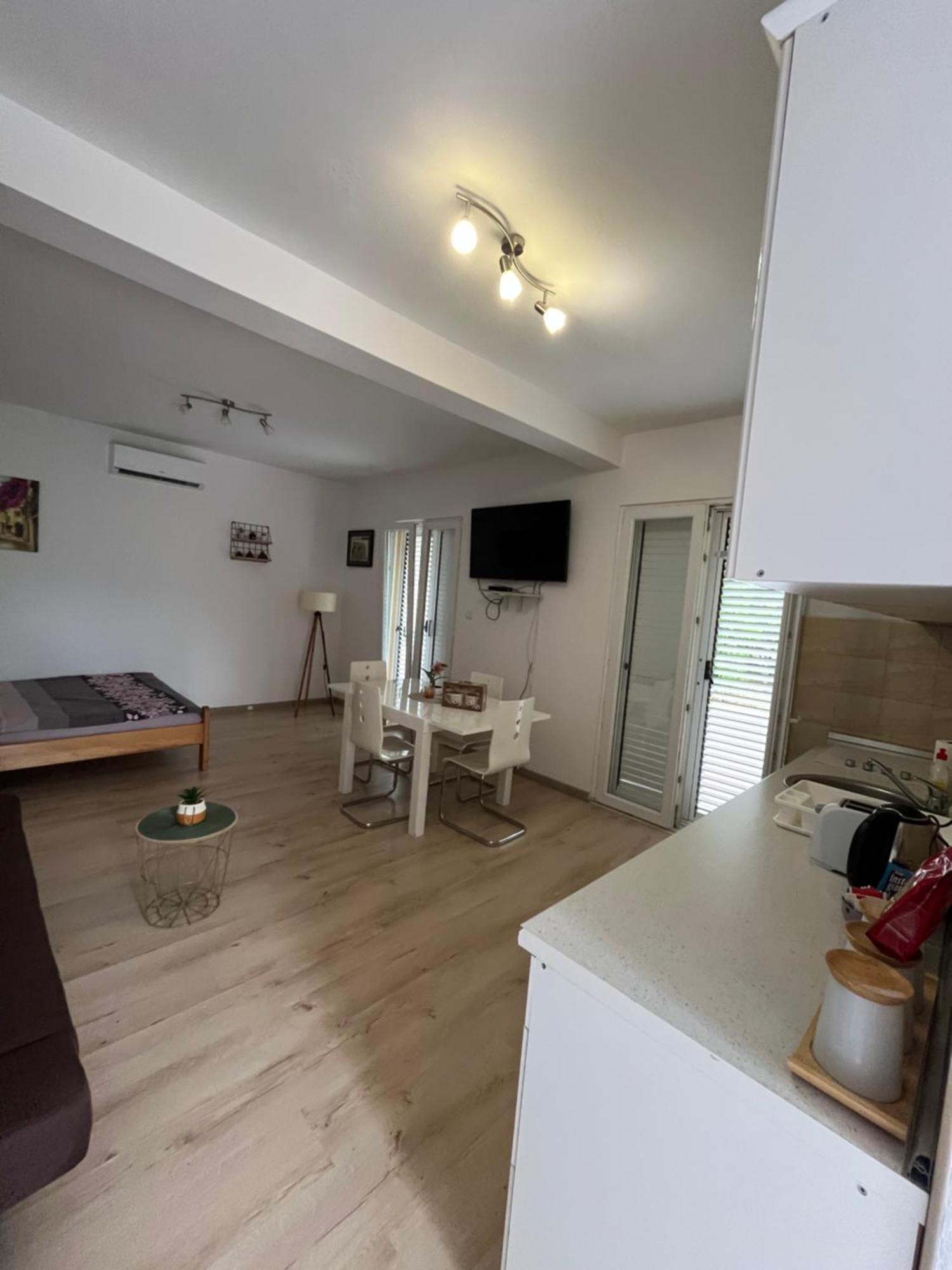 Apartman Iskra Бієла Екстер'єр фото
