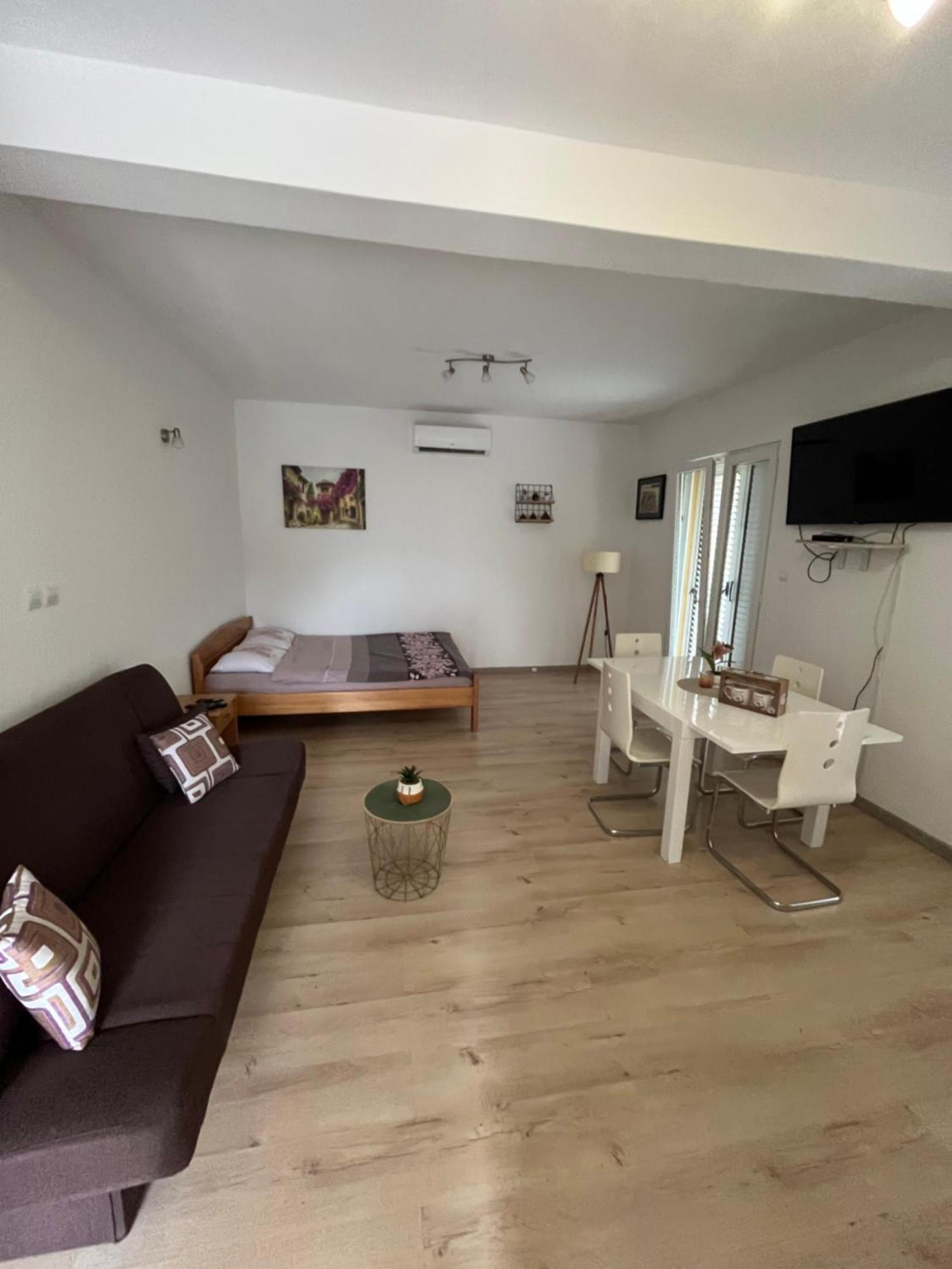 Apartman Iskra Бієла Екстер'єр фото
